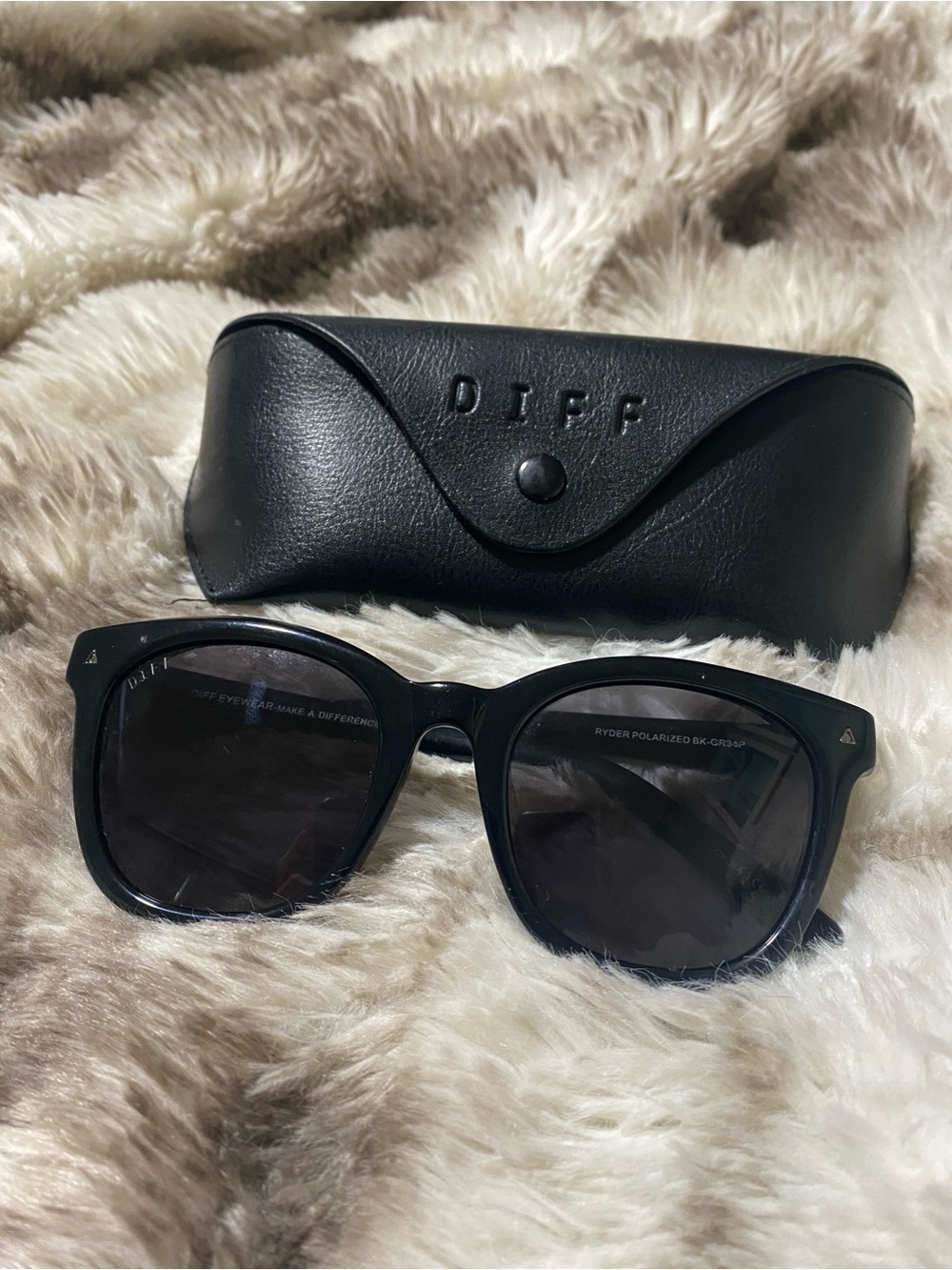 DIFF Eyewear Black Sunglasses